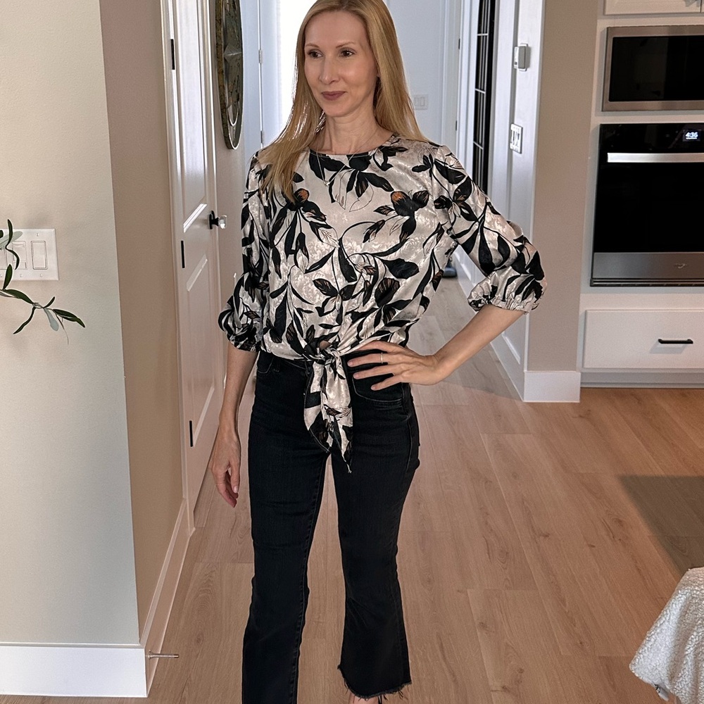 Sam & Lavi Silver & Black Satin Tie Front Blouse (Size Small)